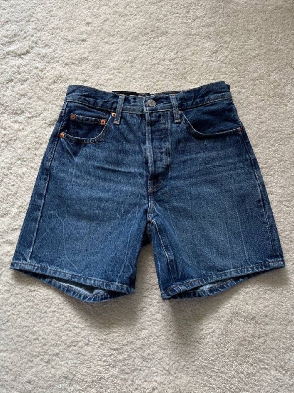NWT Levi's 501 High Rise Mid Thigh Women’s Denim Shorts Size 24